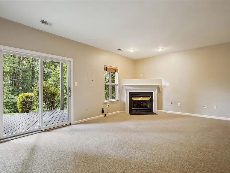 6733 Sullivan Way — Photo 45