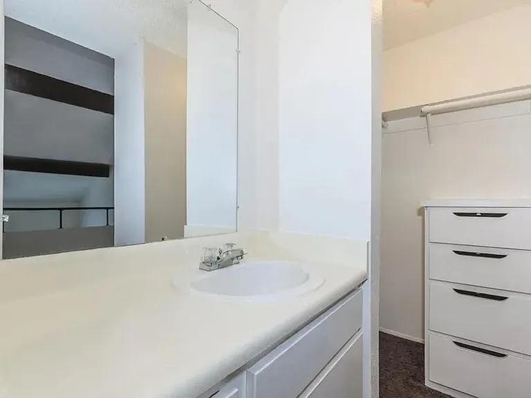 Pacific Terrace — Photo 35