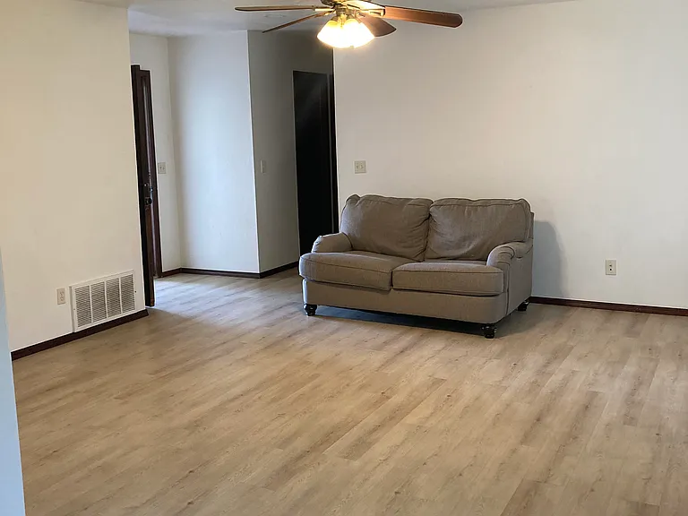 122 Palm St — Photo 2