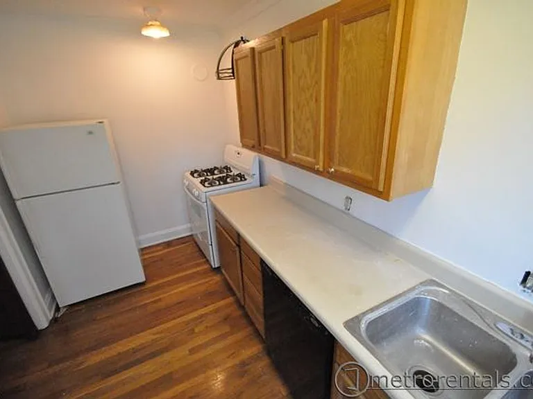 3201 Indianola Ave #A-B — Photo 6