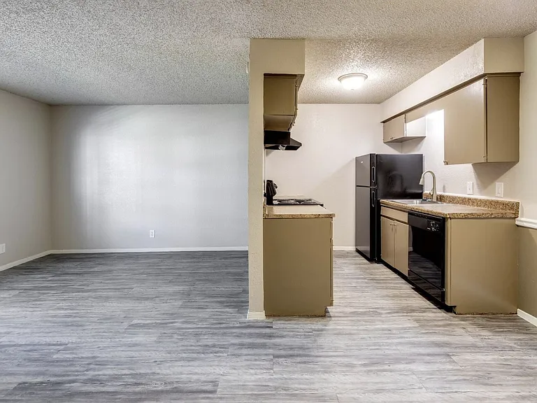 Fifty One Flats — Photo 8