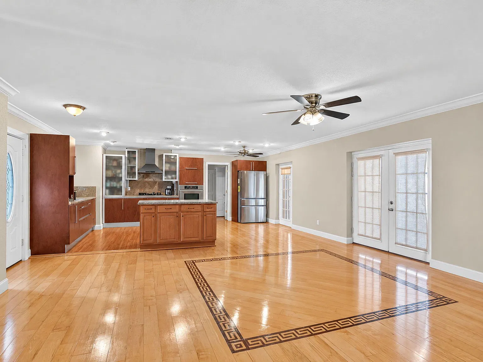 3 bed, 2.0 bath, 1214 sqft, $3,500 — Photo 4