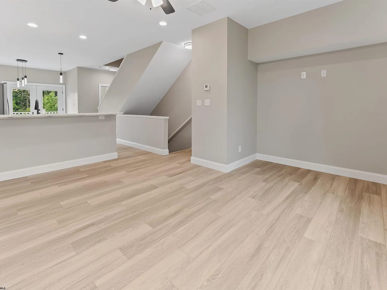 3 bed, 3.5 bath, $3,000 — Photo 3