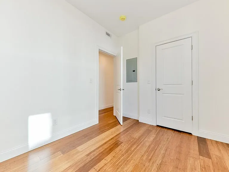 44 W Eagle St #2 — Photo 7