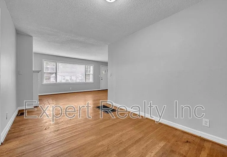 920 Parkway Dr — Photo 21