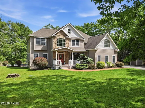 111 Highland Ln, Lords Valley, PA 18428