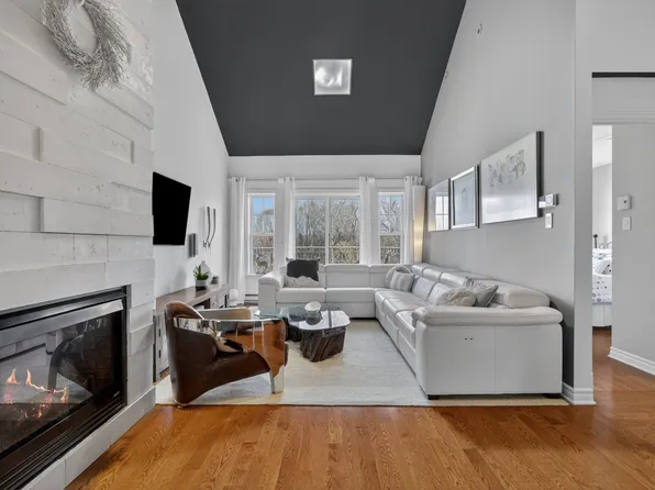 410 Allae Des Cirs #8, Mont Tremblant, QC J8E 0B3