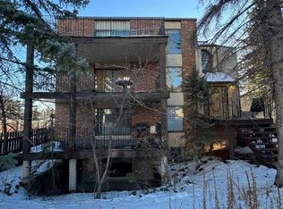 2515 1st Ave NW #1-7, Calgary, AB T2N0C3