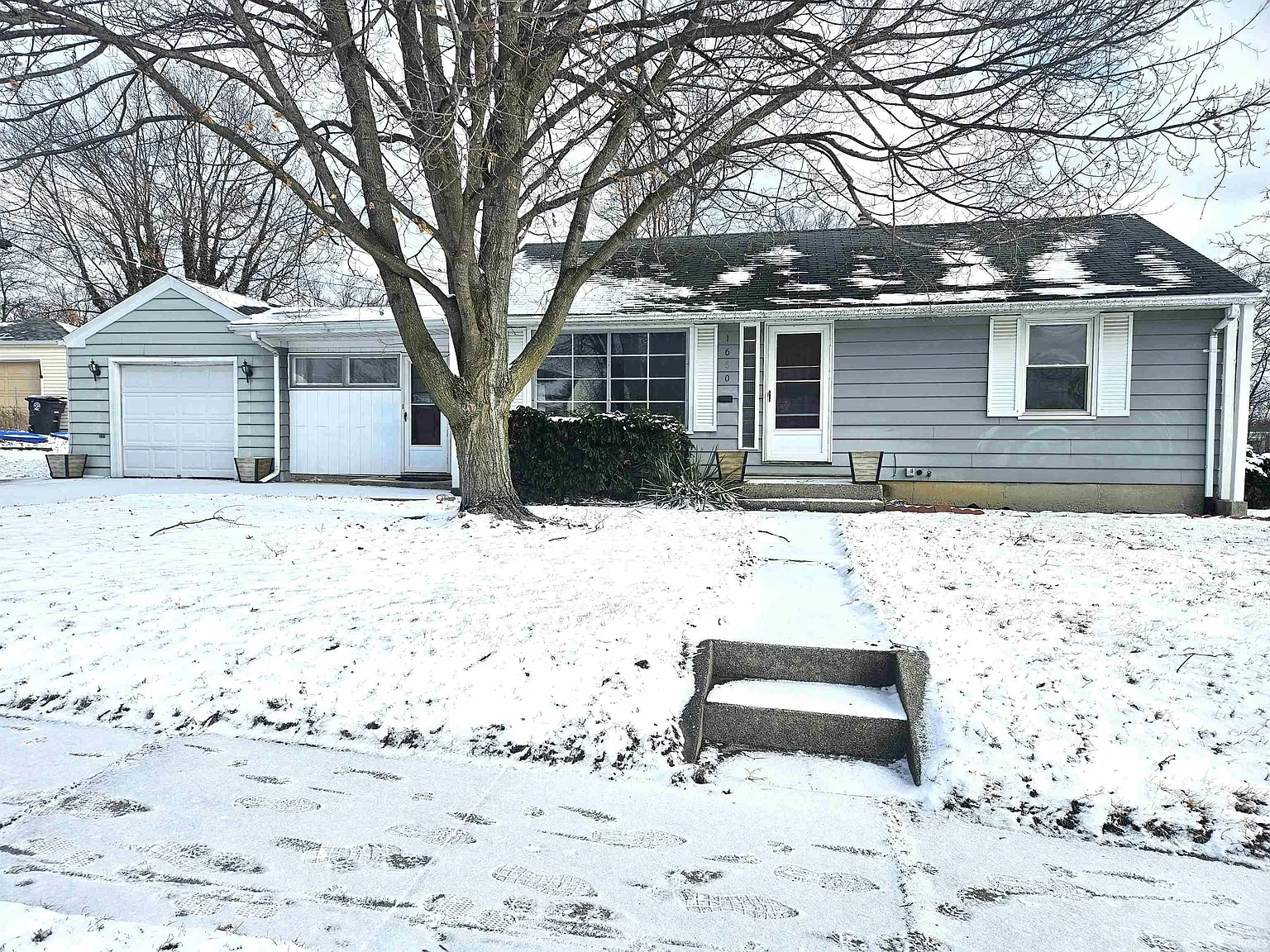 1650 Huffman Blvd photo 1