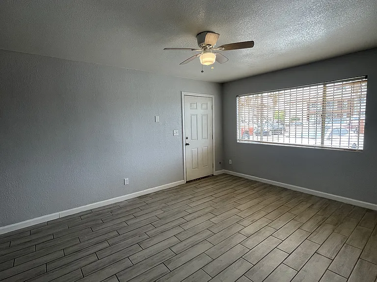 201 E Olive St #1 — Photo 6