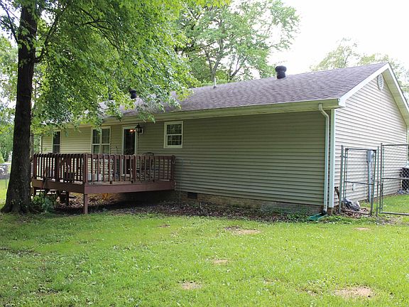 4th image of 112 Danielle Ave