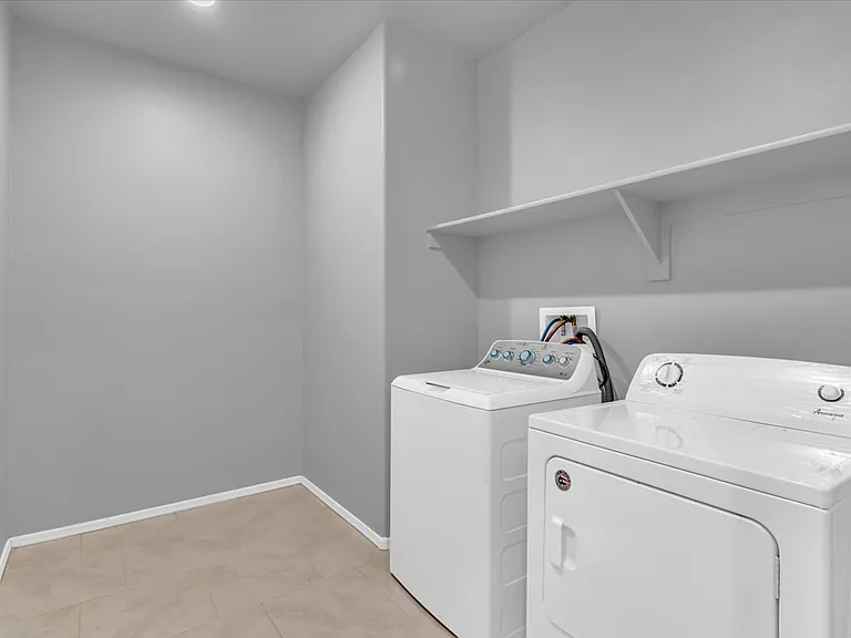 7510 W Corona Rd — Photo 1