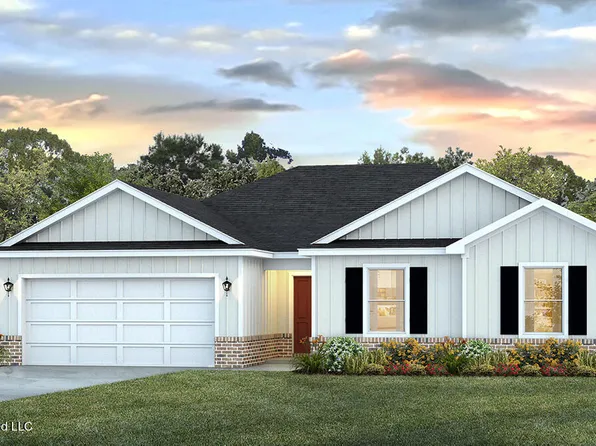 123 Strawberry Dr, Lucedale, MS 39452