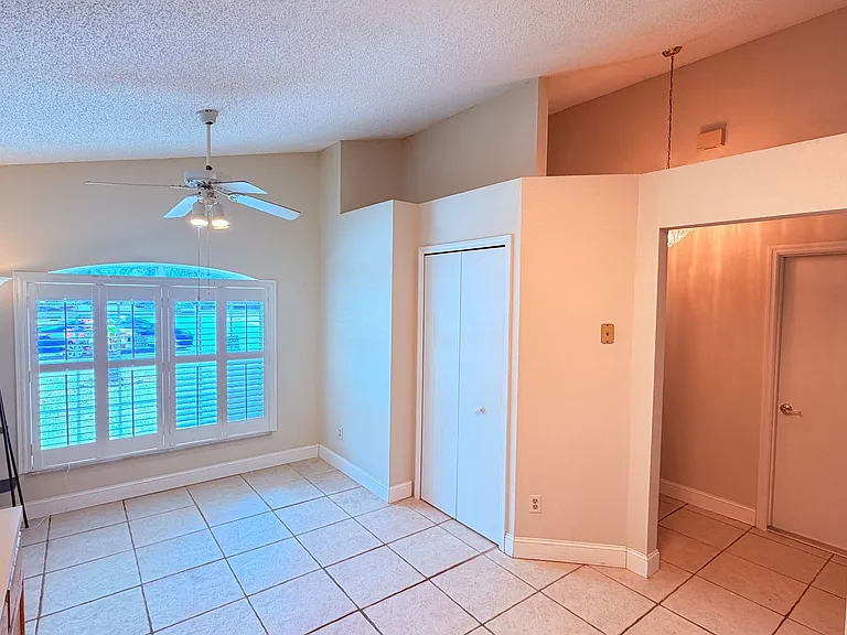 10725 Brice Ct — Photo 15