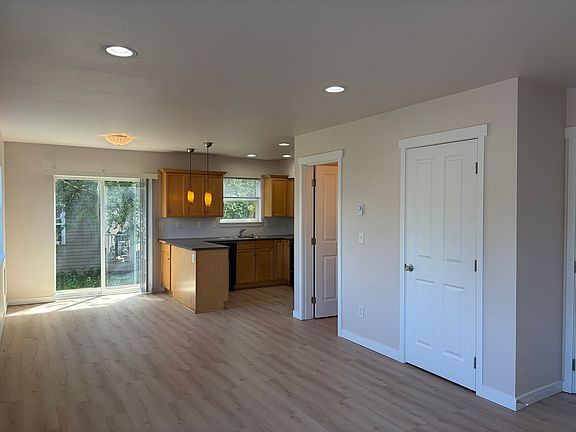 3rd image of 5739 Fallbrook Ln #101