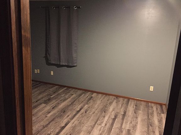 3rd image of 3016 Eaton St