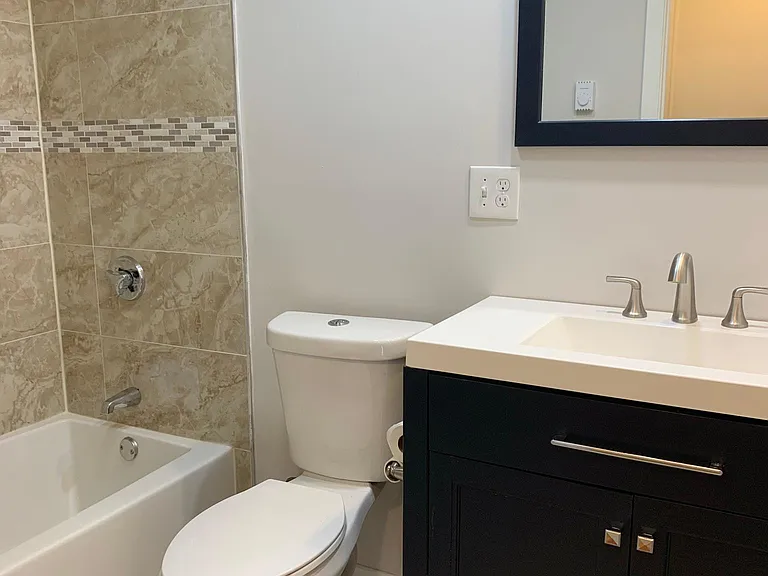 Reed Street Apartments — Photo 10