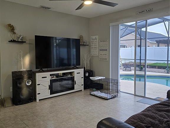 5th image of 330 Graystone Blvd