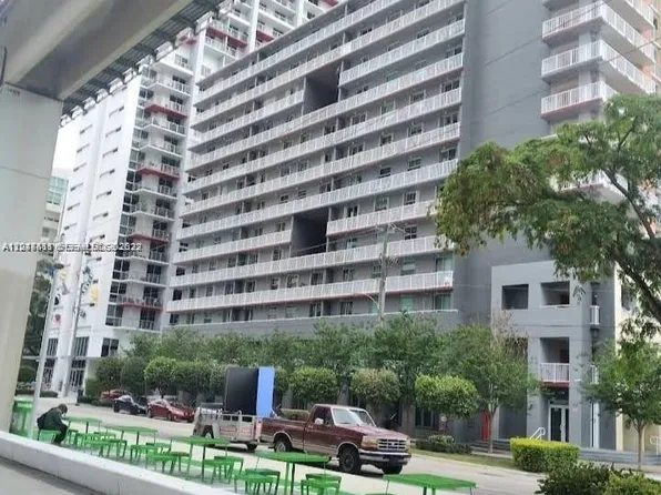 104 SW 9th St APT 304, Miami, FL 33130