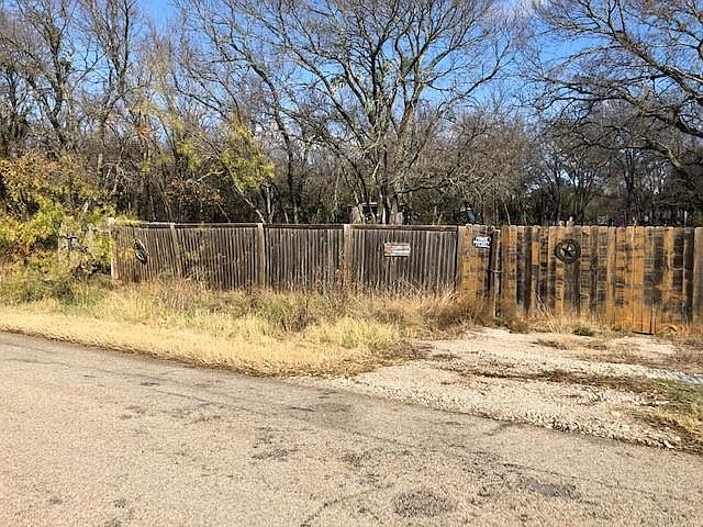 2nd image of 503 Cleveland Rd