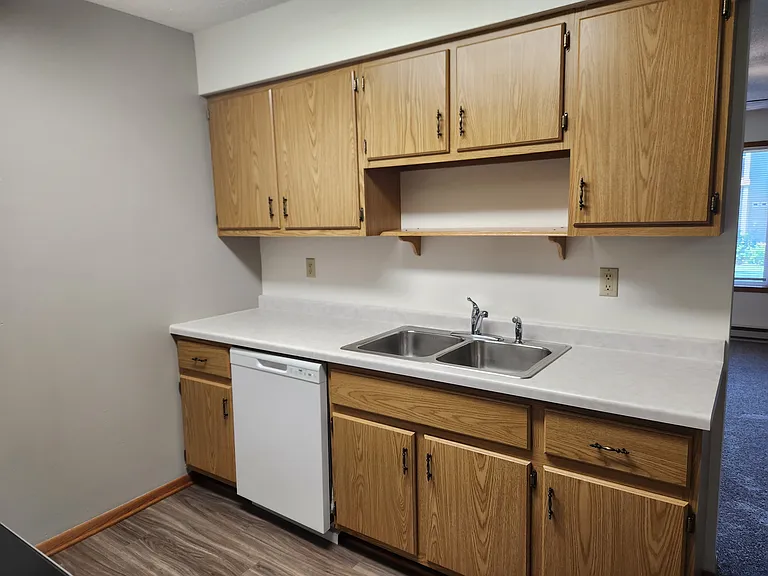 410-12 Twin Oak Dr #14 — Photo 17
