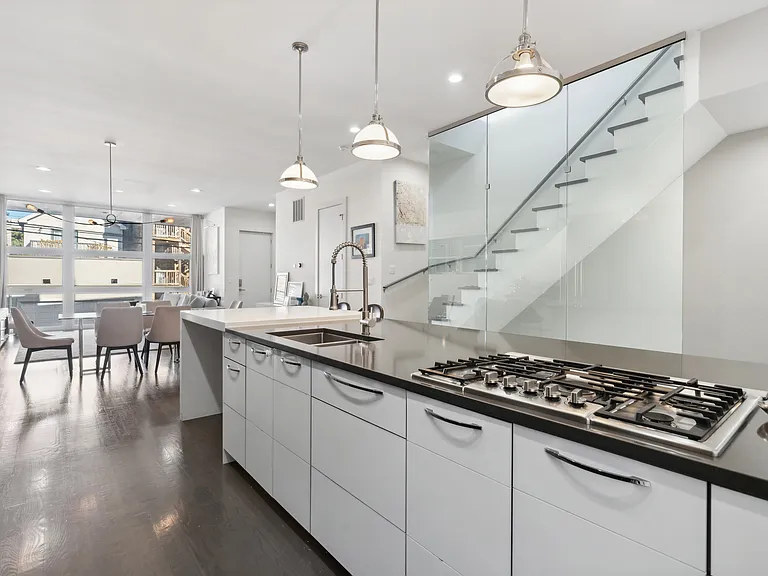 1339 W Ancona St — Photo 10
