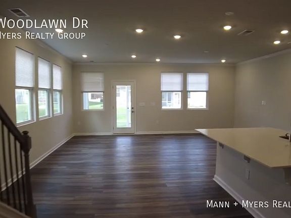 4th image of 5819 Woodlawn Dr