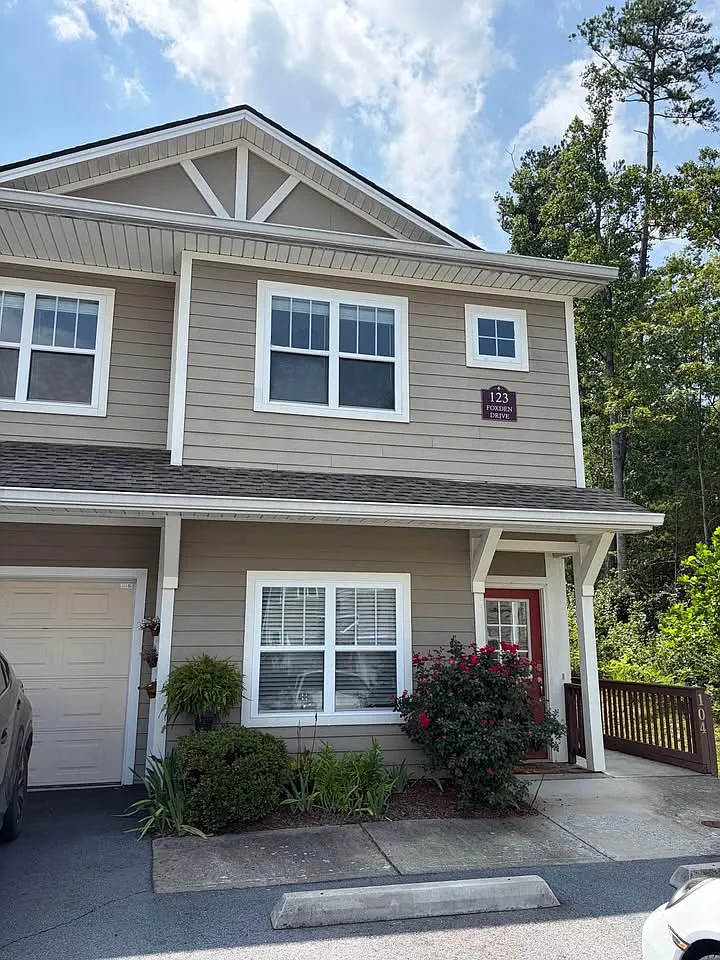 3 bed, 1398 sqft, $1,795 — Photo 1