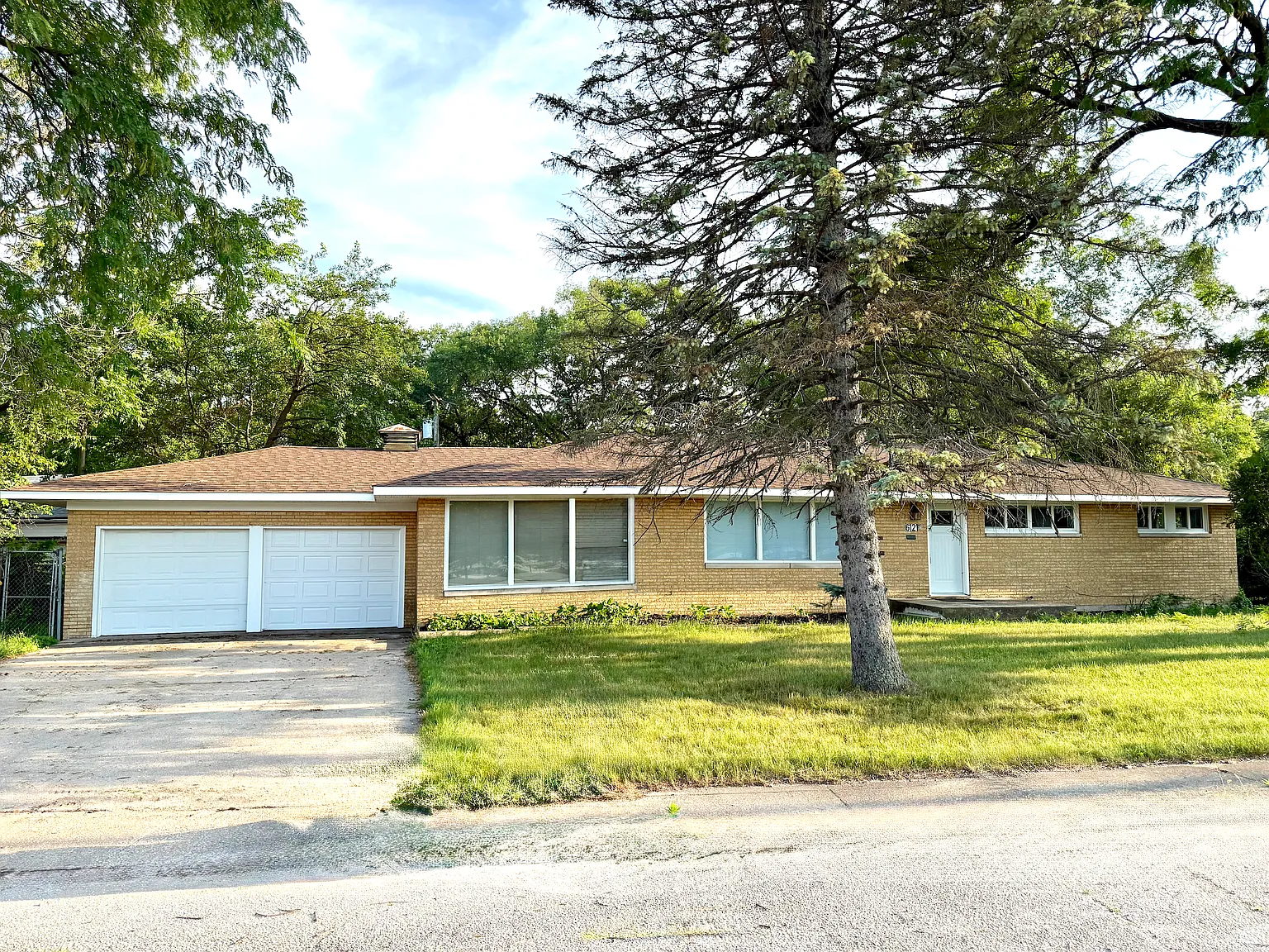 6121 Birch Ave — Photo 1