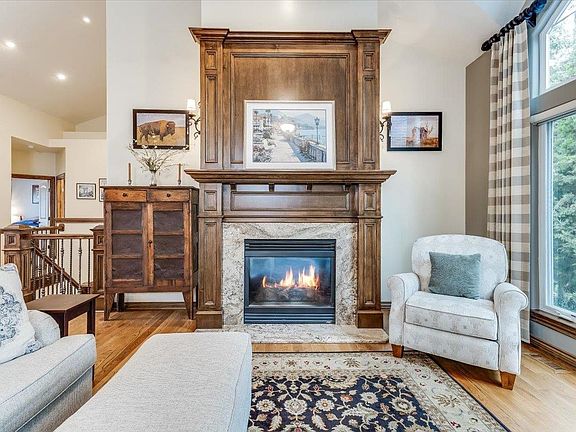 5th image of 2529 N Rosemont Ct