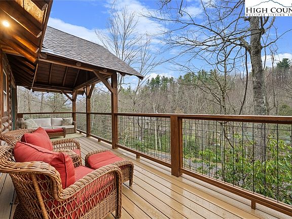 2nd image of 1520 Bamboo Road