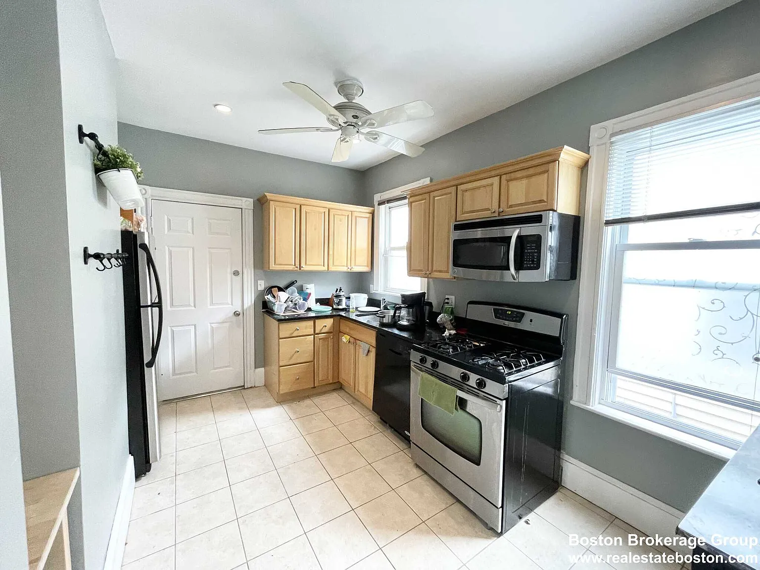 4 bed, $4,400 — Photo 2