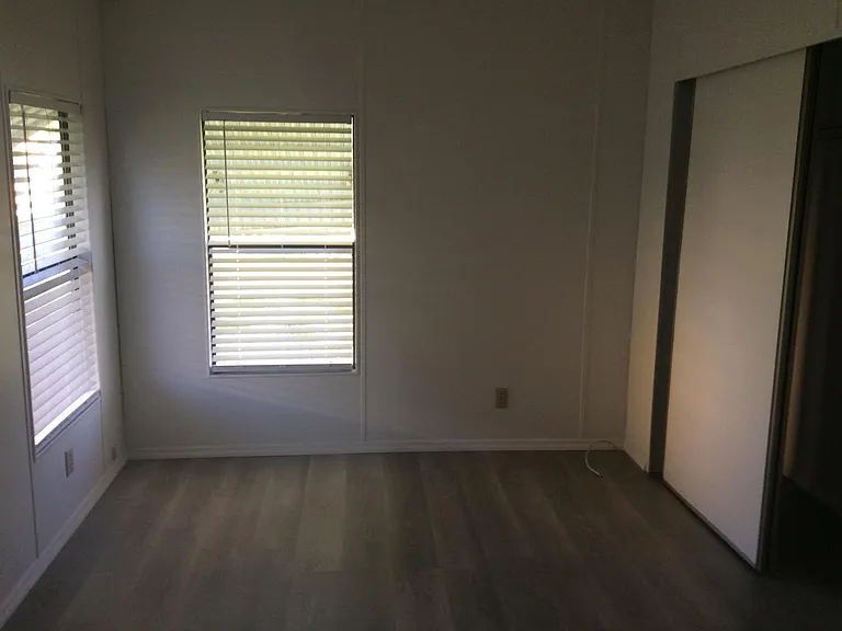 250 Loon Ln — Photo 11