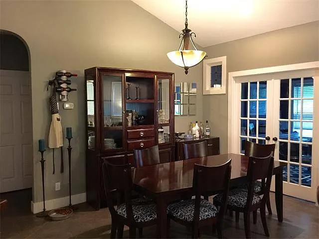 10420 Slaughter Creek Dr — Photo 4