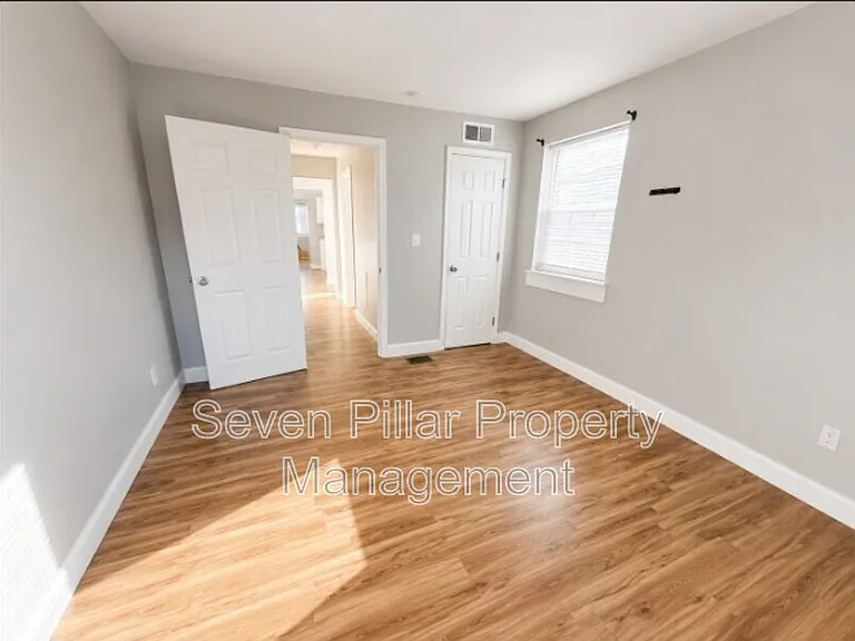 1048 Republic Ave — Photo 8