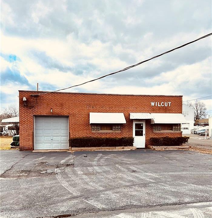 1st image of 28 Willard Ave