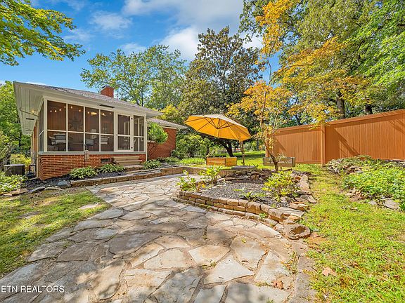 3rd image of 404 Broady Ln