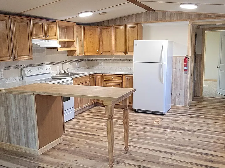 158 Ashlyn Dr — Photo 9