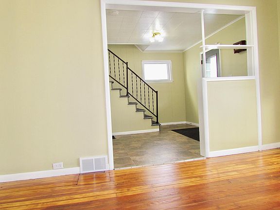 5th image of 1257 N Ave NE