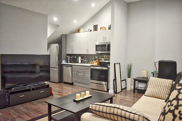 Rented by Bold New York | media 6