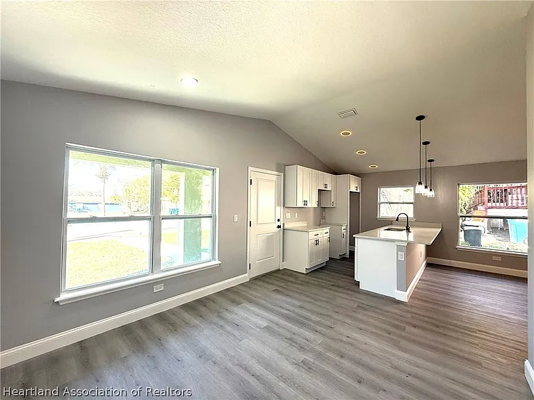 623 Lemon Ave — Photo 2