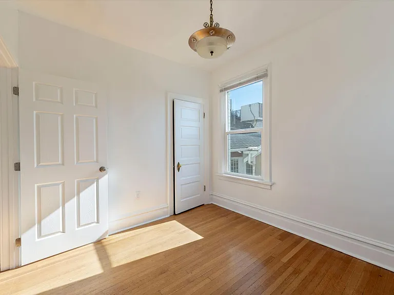 87 C St — Photo 11