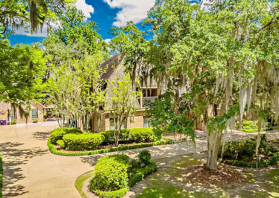 1st image of 304 Madewood Dr
