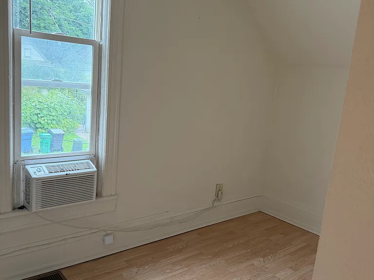 Small Room/Study/Nursery