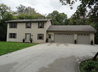 1462 Maple Dr, Hubertus, WI 53033