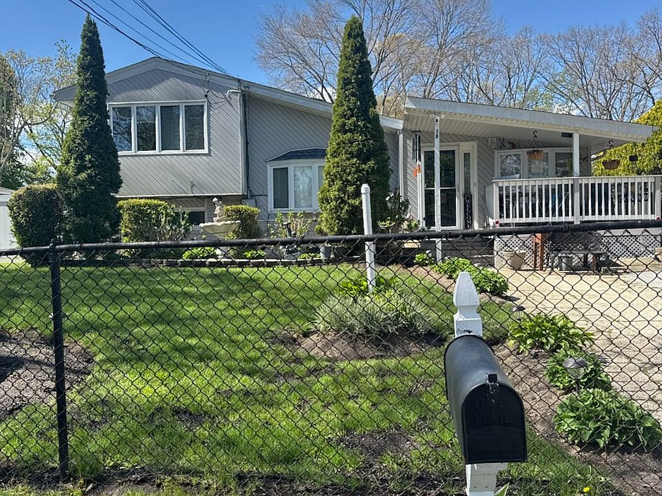 1st image of 38 Bruce Ln Floor 1