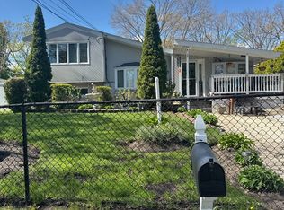 38 Bruce Ln FLOOR 1, Brentwood, NY 11717