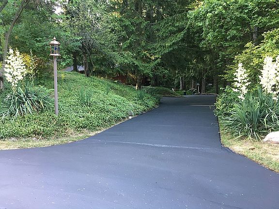 2nd image of 11161 Wealthy Ln