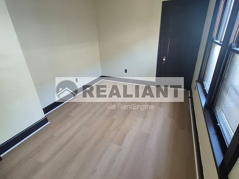 2717 Dakota Ave — Photo 4