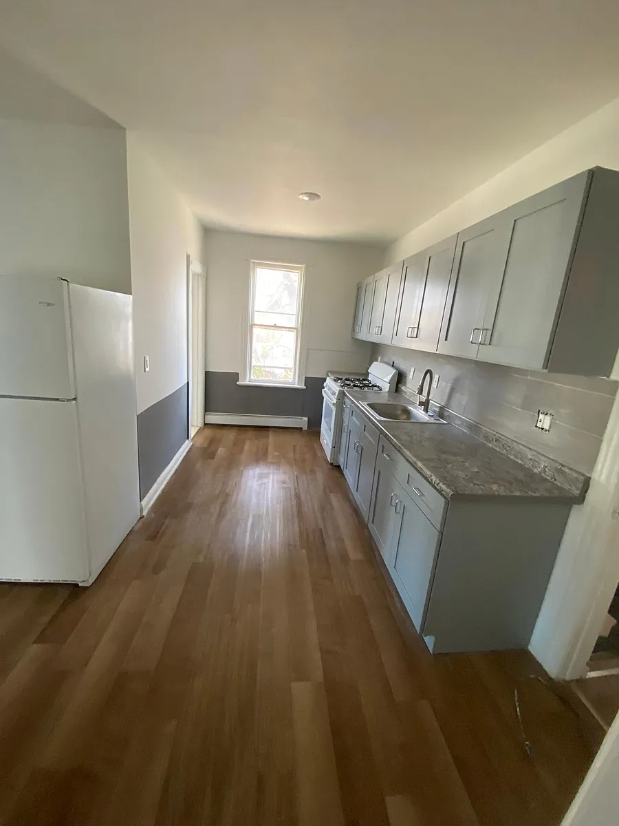 Building Photo - 316 Grand St #4